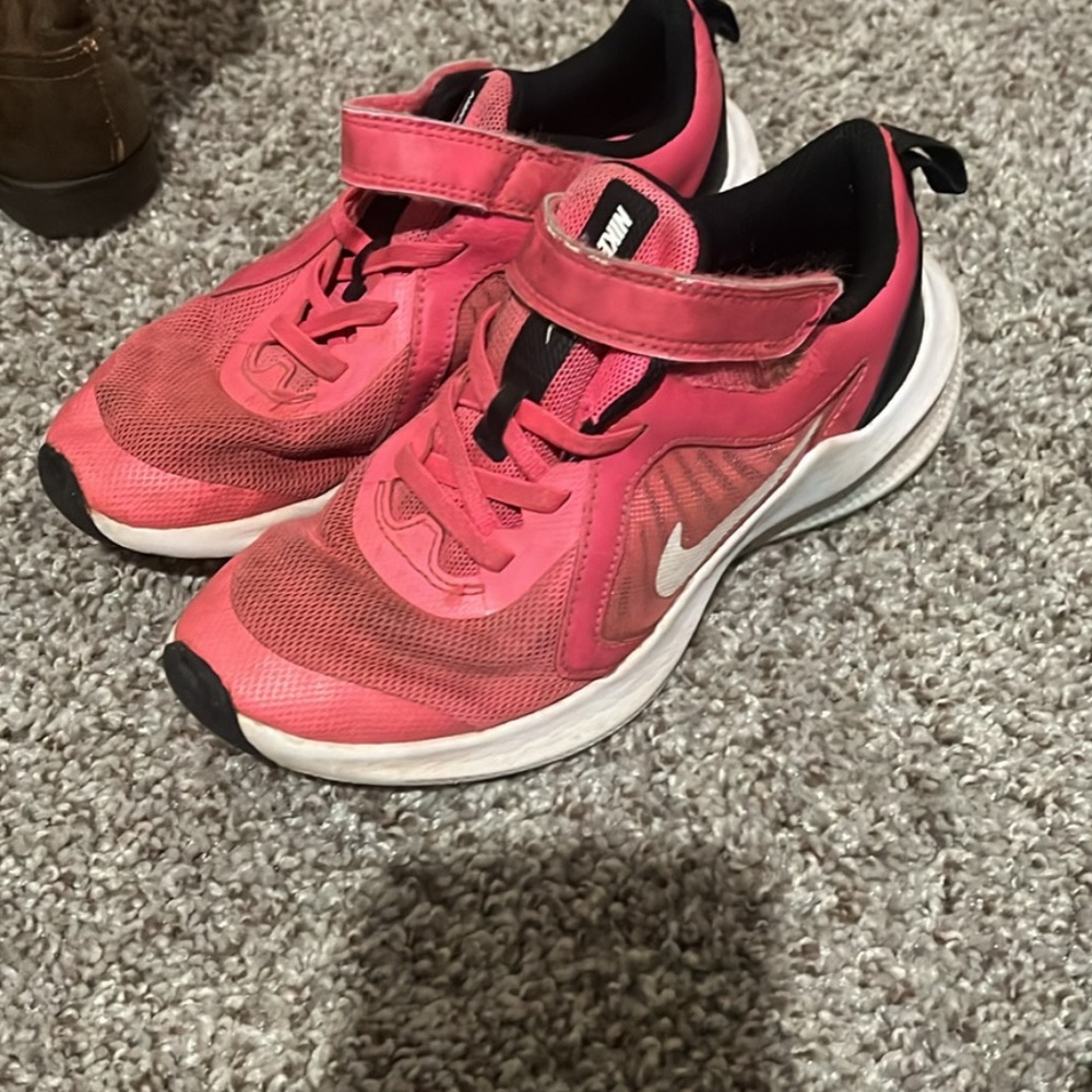 Nike Tennis Shoe